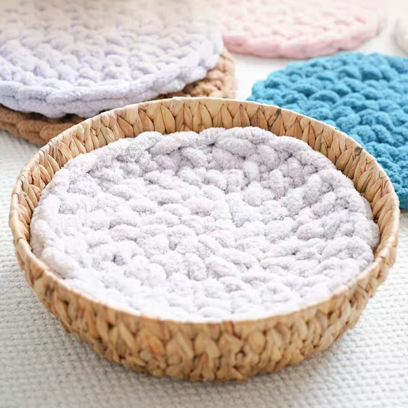 Four-Season Pet Mat - Handwoven Warm Knitted Pet Floor Mat, Dog & Cat Bed Pad, Fleece Carpet