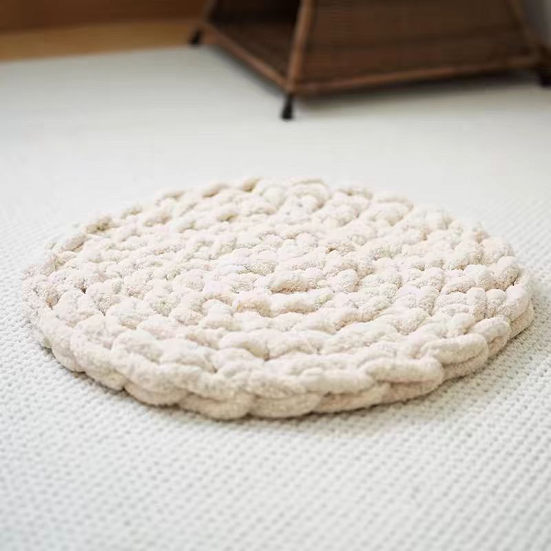 Four-Season Pet Mat - Handwoven Warm Knitted Pet Floor Mat, Dog & Cat Bed Pad, Fleece Carpet